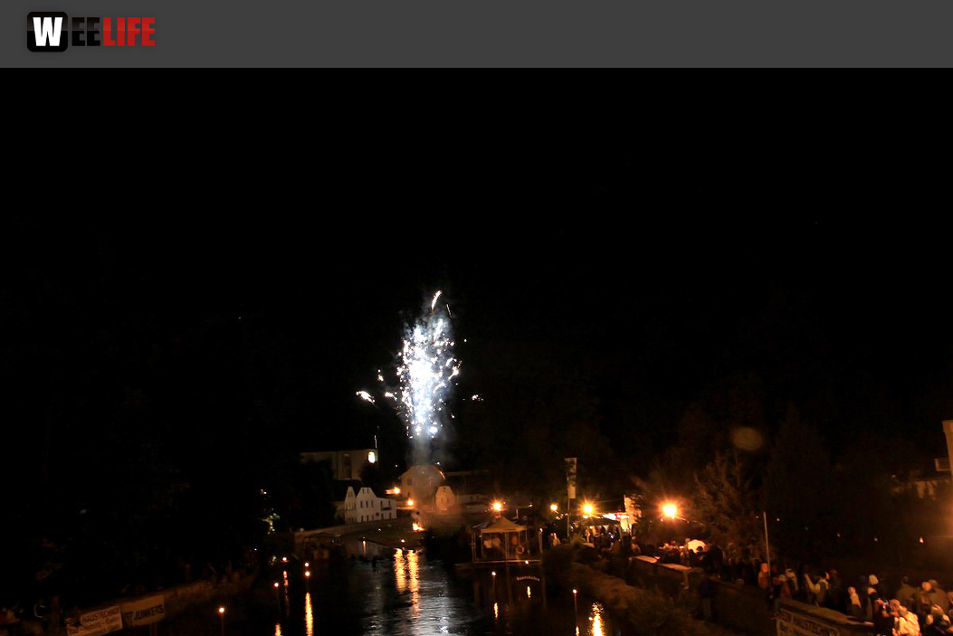 Saale in Flammen Lichterzauber und Feuerwerk