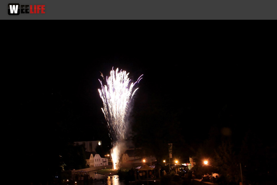 Saale in Flammen Lichterzauber und Feuerwerk