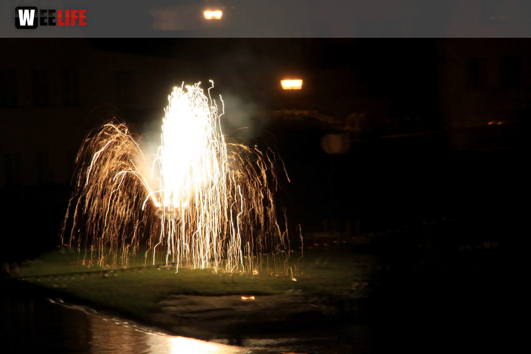 Saale in Flammen Lichterzauber und Feuerwerk