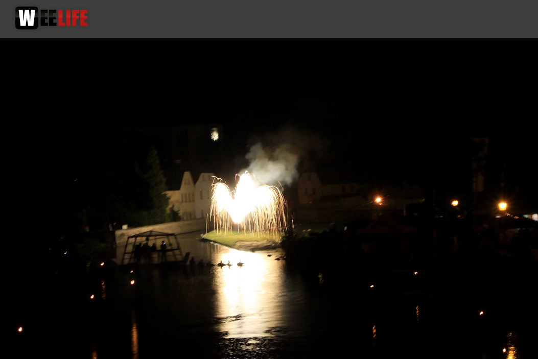 Saale in Flammen Lichterzauber und Feuerwerk