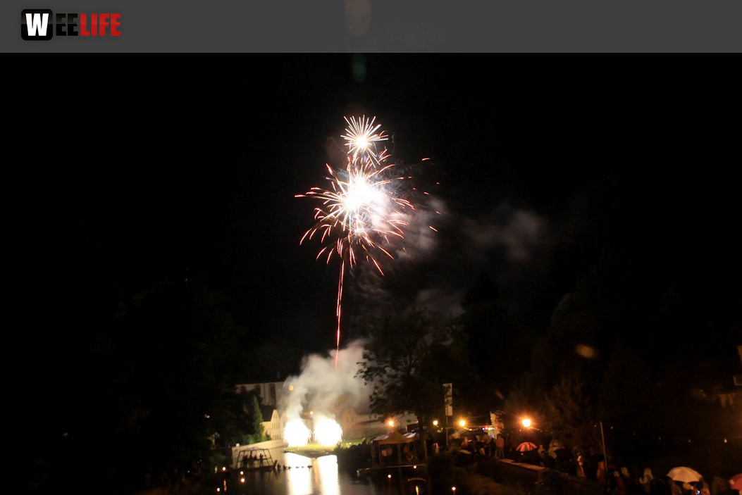 Saale in Flammen Lichterzauber und Feuerwerk