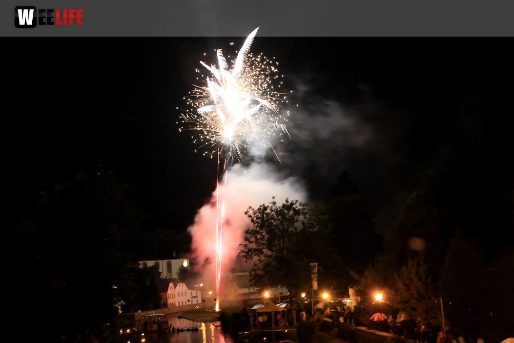 Saale in Flammen Lichterzauber und Feuerwerk