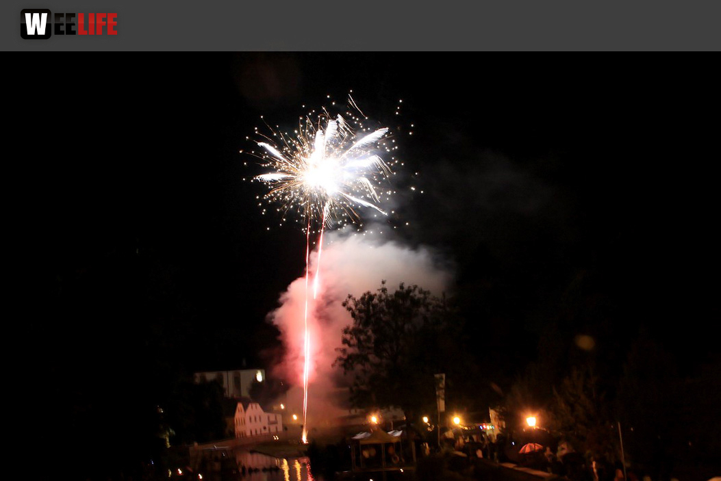 Saale in Flammen Lichterzauber und Feuerwerk
