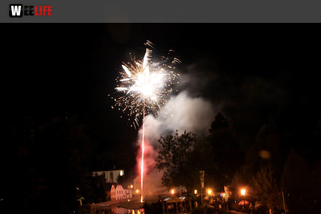 Saale in Flammen Lichterzauber und Feuerwerk