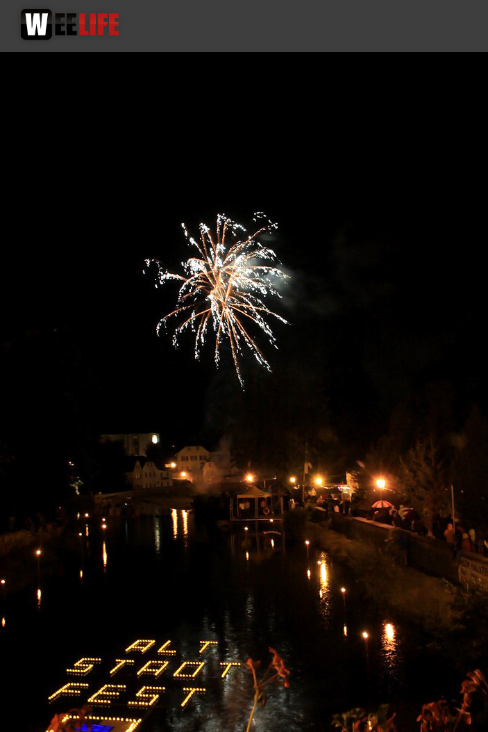 Saale in Flammen Lichterzauber und Feuerwerk