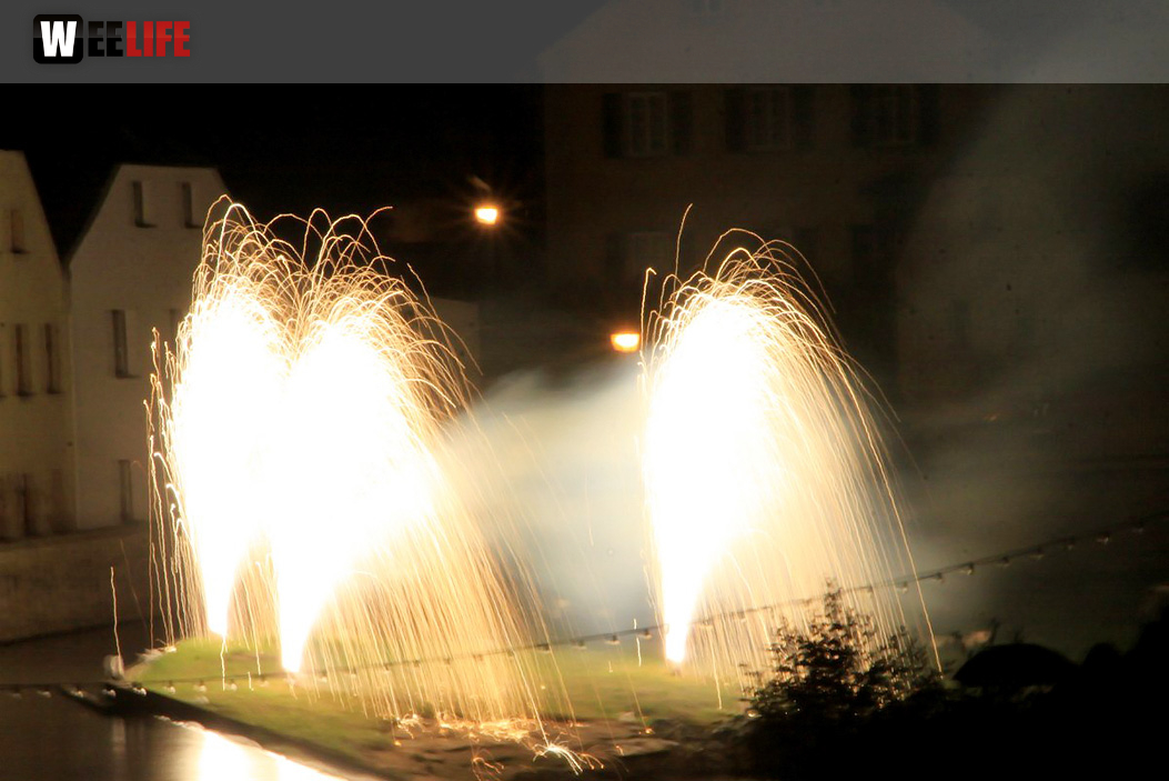 Saale in Flammen Lichterzauber und Feuerwerk