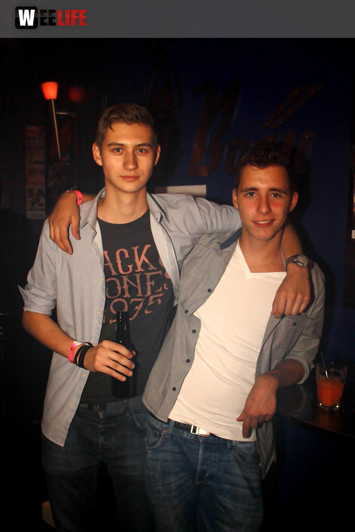 MODELS & BOTTLES