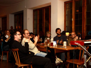 Vorschau des vorherigen Fotos