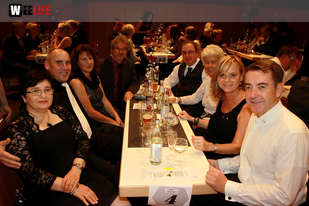 Schwarz Weiss des TV Helmbrechts Ball mit PinaColada