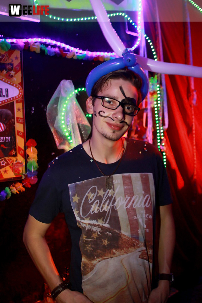 PARTY HALLIGALLI
