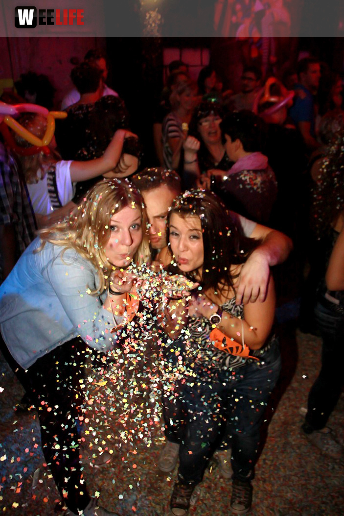 PARTY HALLIGALLI