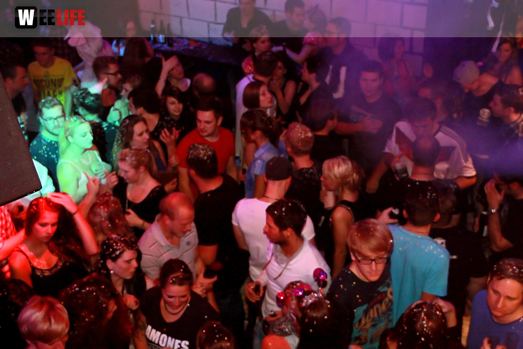 PARTY HALLIGALLI