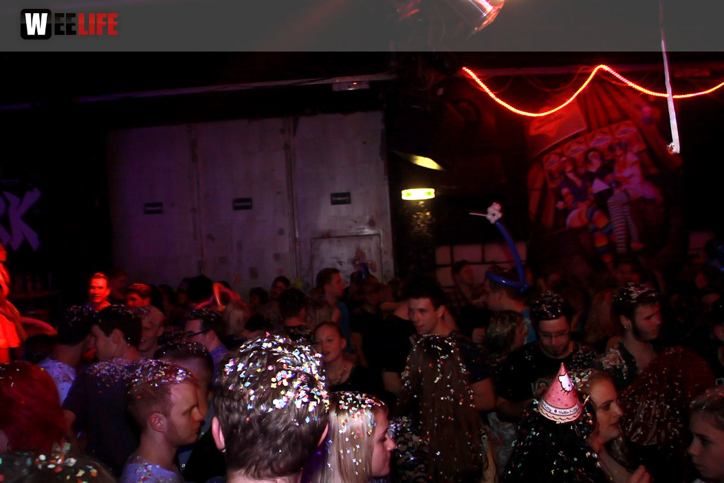 PARTY HALLIGALLI