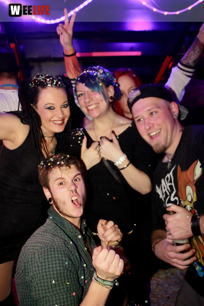 PARTY HALLIGALLI