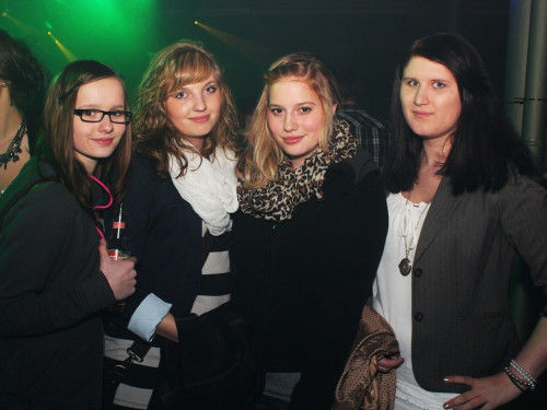 Spring Fling der Q12 des OHG-Mak – Foto 23