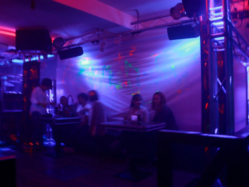 A Class Of Neon Night  – Foto 3