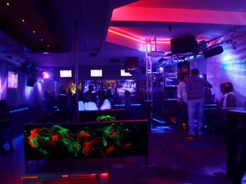 A Class Of Neon Night  – Foto 11