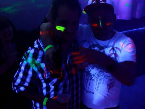 A Class Of Neon Night  – Foto 32