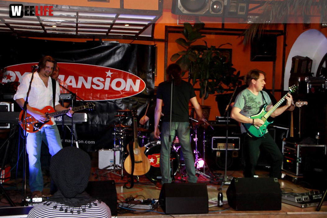 Konzert Dye Mansion