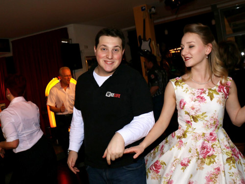 Tanzparty mit DJ und 50er Outfitpremierung – Foto 14