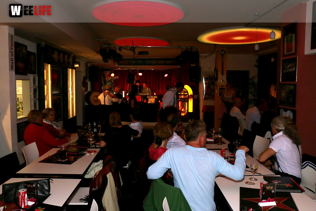 Tanzparty mit DJ und 50er Outfitpremierung