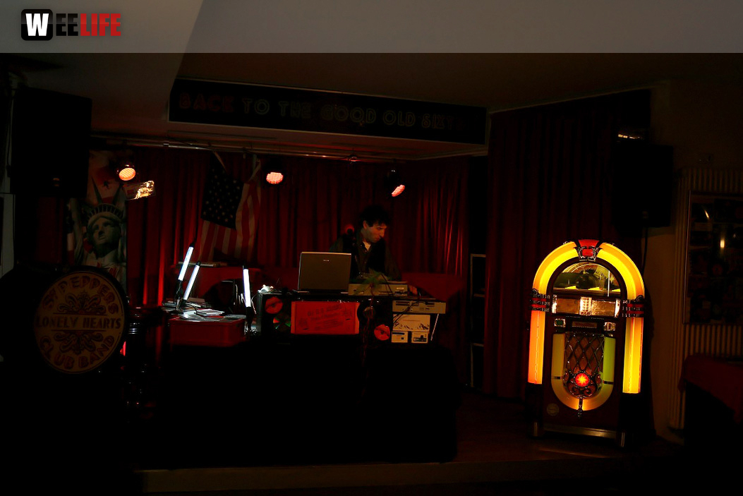 Tanzparty mit DJ und 50er Outfitpremierung