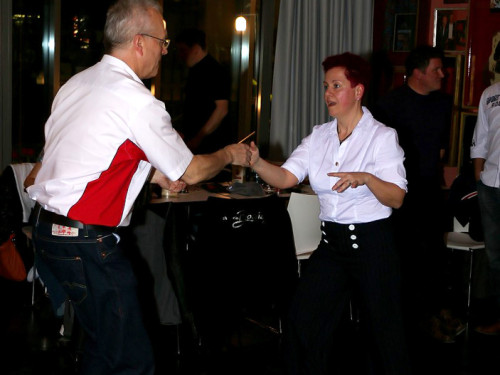 Tanzparty mit DJ und 50er Outfitpremierung – Foto 26