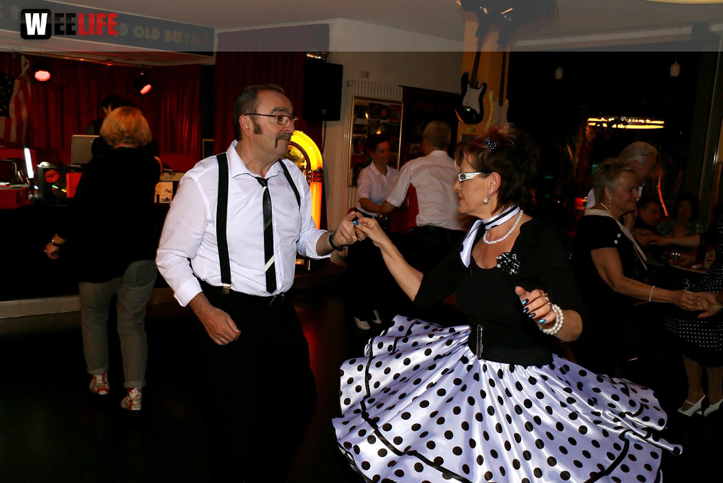 Tanzparty mit DJ und 50er Outfitpremierung