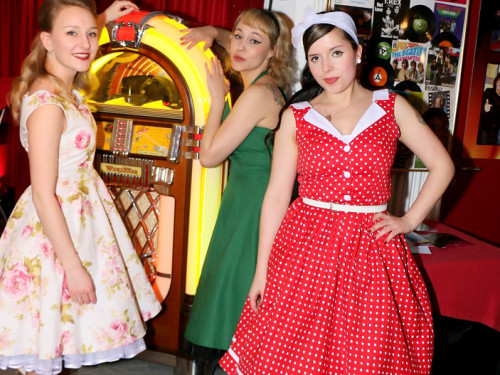Tanzparty mit DJ und 50er Outfitpremierung – Foto 34