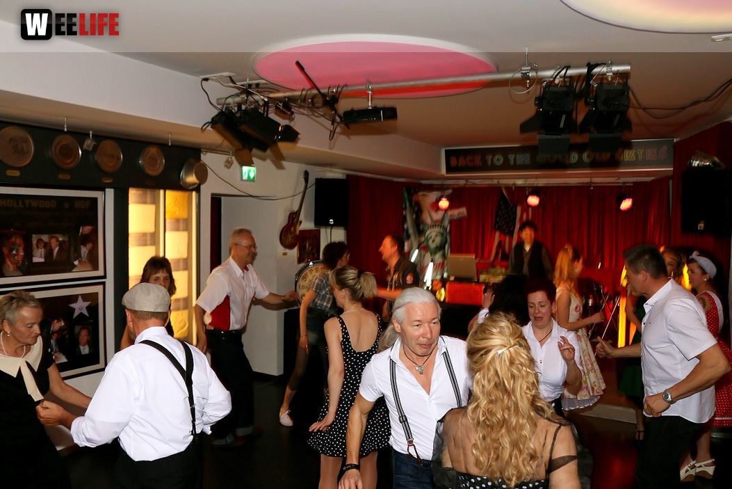 Tanzparty mit DJ und 50er Outfitpremierung
