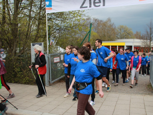 Benefizlauf  Menschen laufen für Menschen – Foto 42
