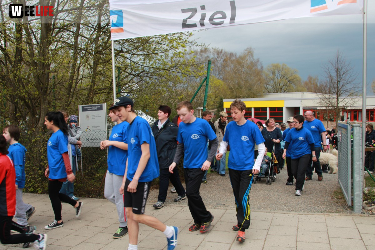 Benefizlauf  Menschen laufen für Menschen