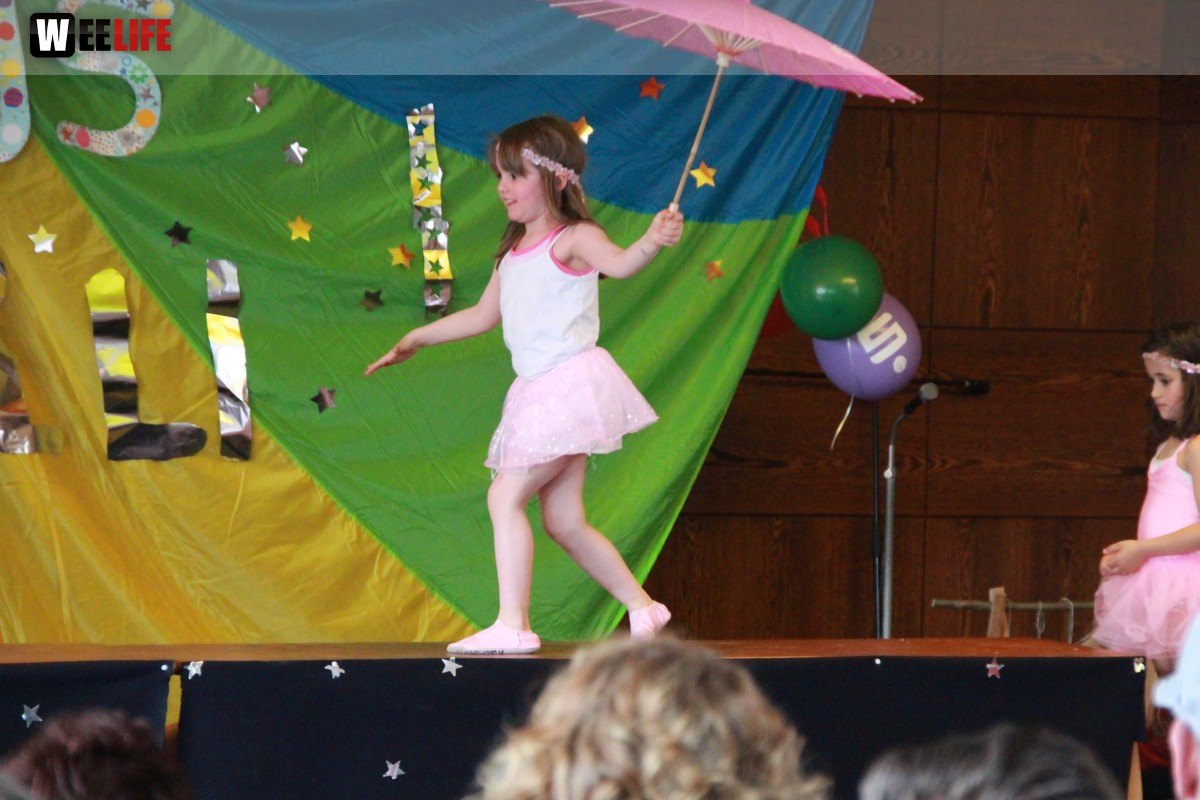  Frühlingsfest Zirkusvorstellung Einweihung des Spielplatzes