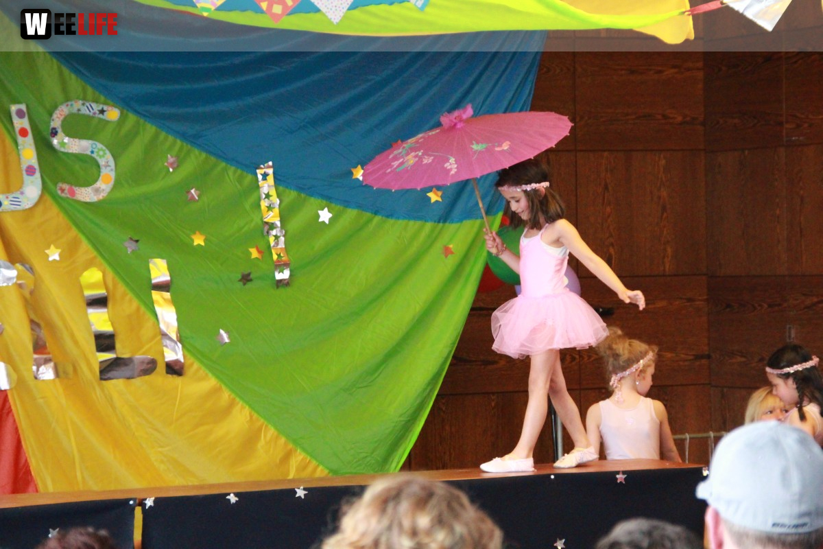  Frühlingsfest Zirkusvorstellung Einweihung des Spielplatzes