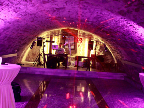 Meinel Weißbierparty Schwarz-Weiß mit DJ Chris Mü – Foto 2