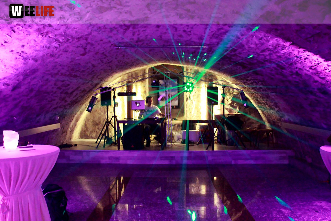 Meinel Weißbierparty Schwarz-Weiß mit DJ Chris Mü