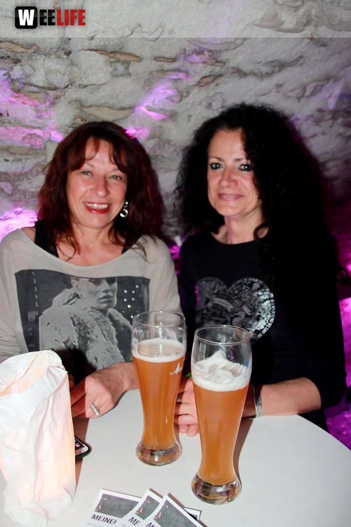 Meinel Weißbierparty Schwarz-Weiß mit DJ Chris Mü