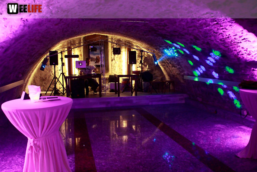Meinel Weißbierparty Schwarz-Weiß mit DJ Chris Mü