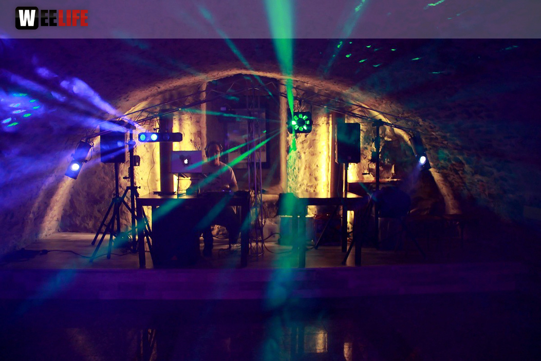 Meinel Weißbierparty Schwarz-Weiß mit DJ Chris Mü