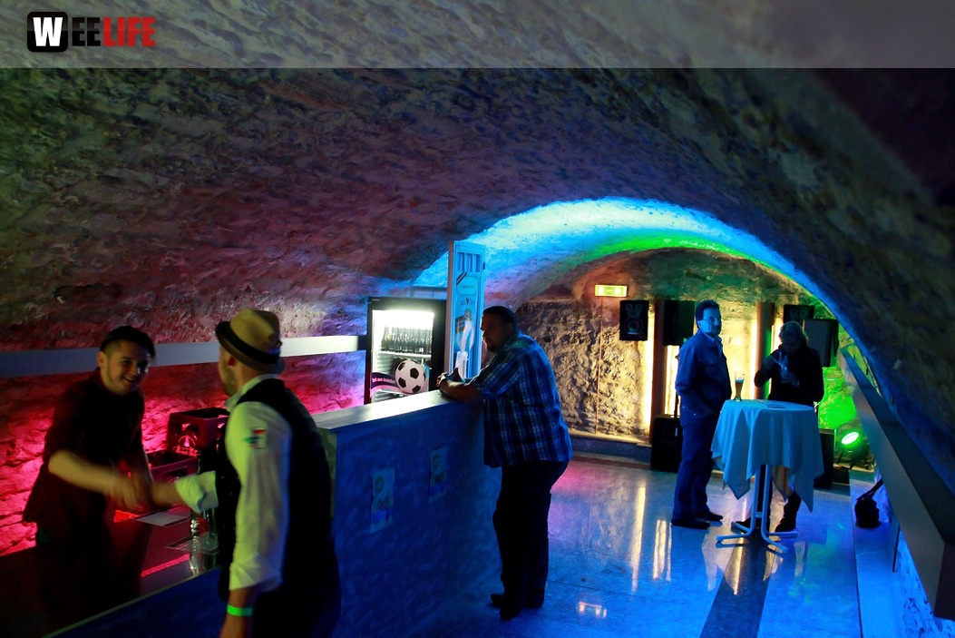 Meinel Weißbierparty Schwarz-Weiß mit DJ Chris Mü