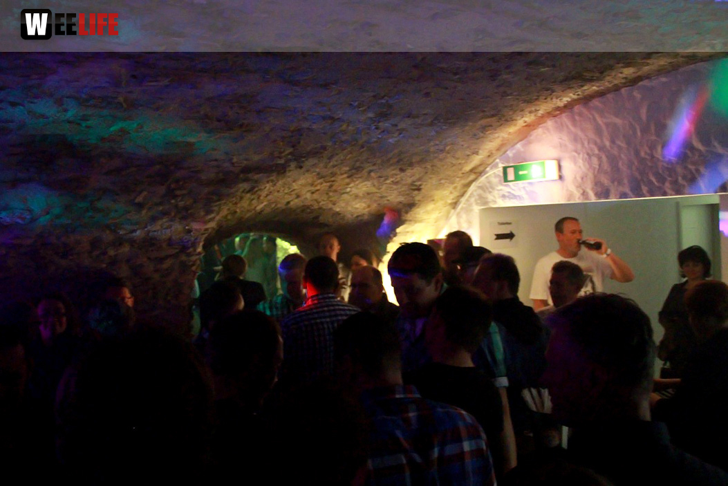 Meinel Weißbierparty Schwarz-Weiß mit DJ Chris Mü
