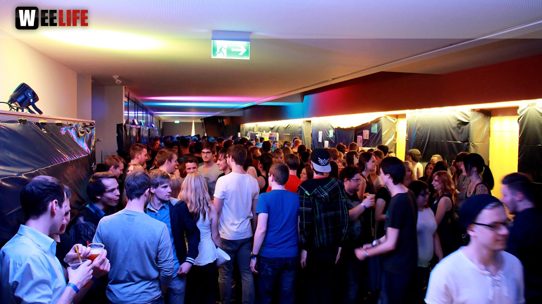 Boom Wars Party