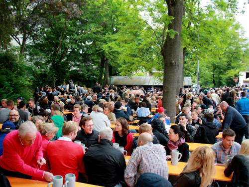 Schlappentag Festbetrieb Abends mit Aischzeit – Foto 4