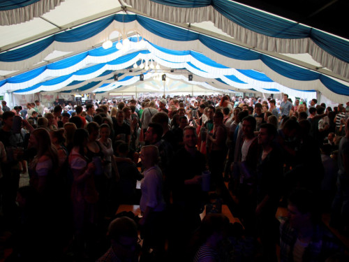 Schlappentag Festbetrieb Abends mit Aischzeit – Foto 17