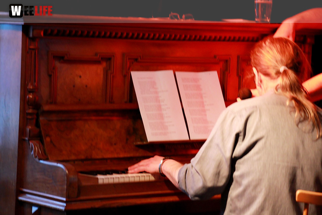 G7 Kunstperfomence mit Roland Spranger