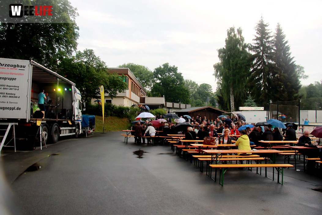 InnenHofKonzert Route No.9 Eisteich Bite the Beagle Angerschule 11.6.2015