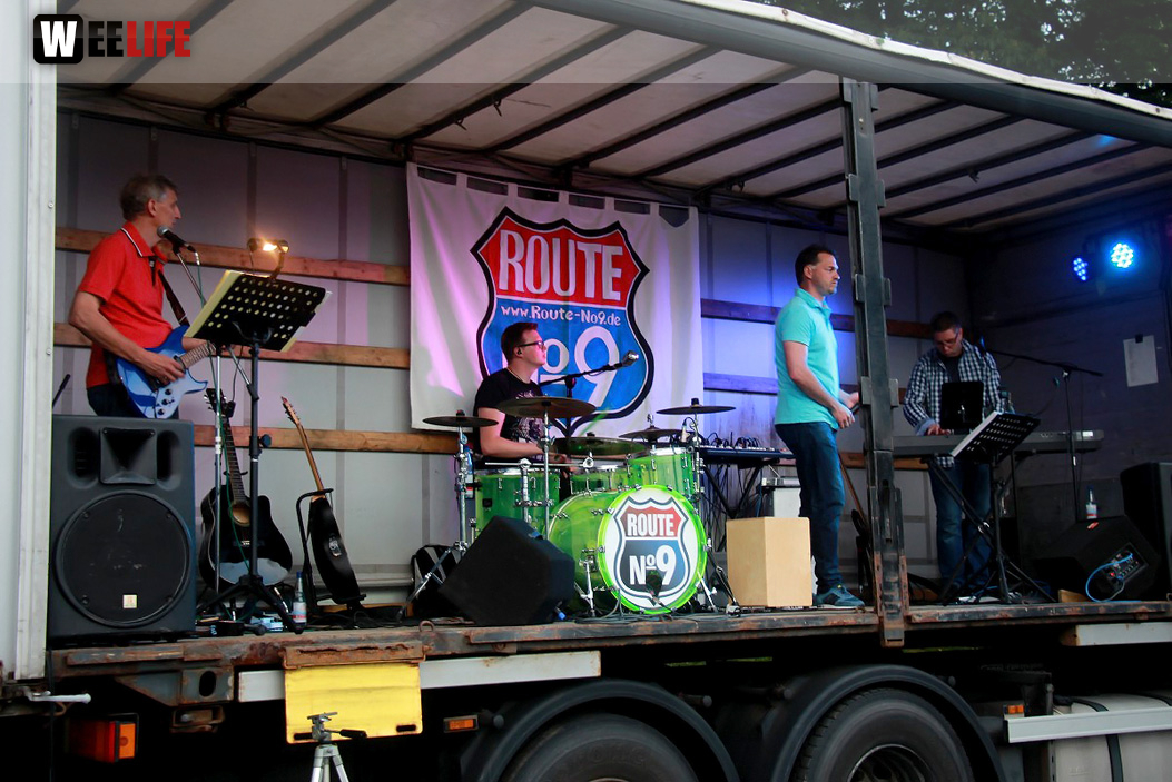 InnenHofKonzert Route No.9 Eisteich Bite the Beagle Angerschule 11.6.2015