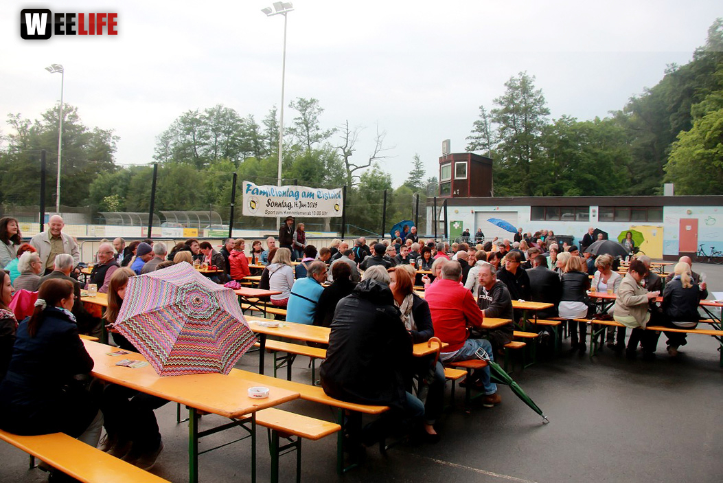 InnenHofKonzert Route No.9 Eisteich Bite the Beagle Angerschule 11.6.2015