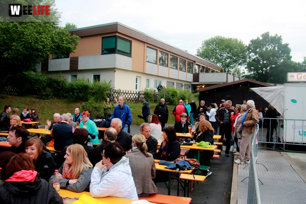 InnenHofKonzert Route No.9 Eisteich Bite the Beagle Angerschule 11.6.2015