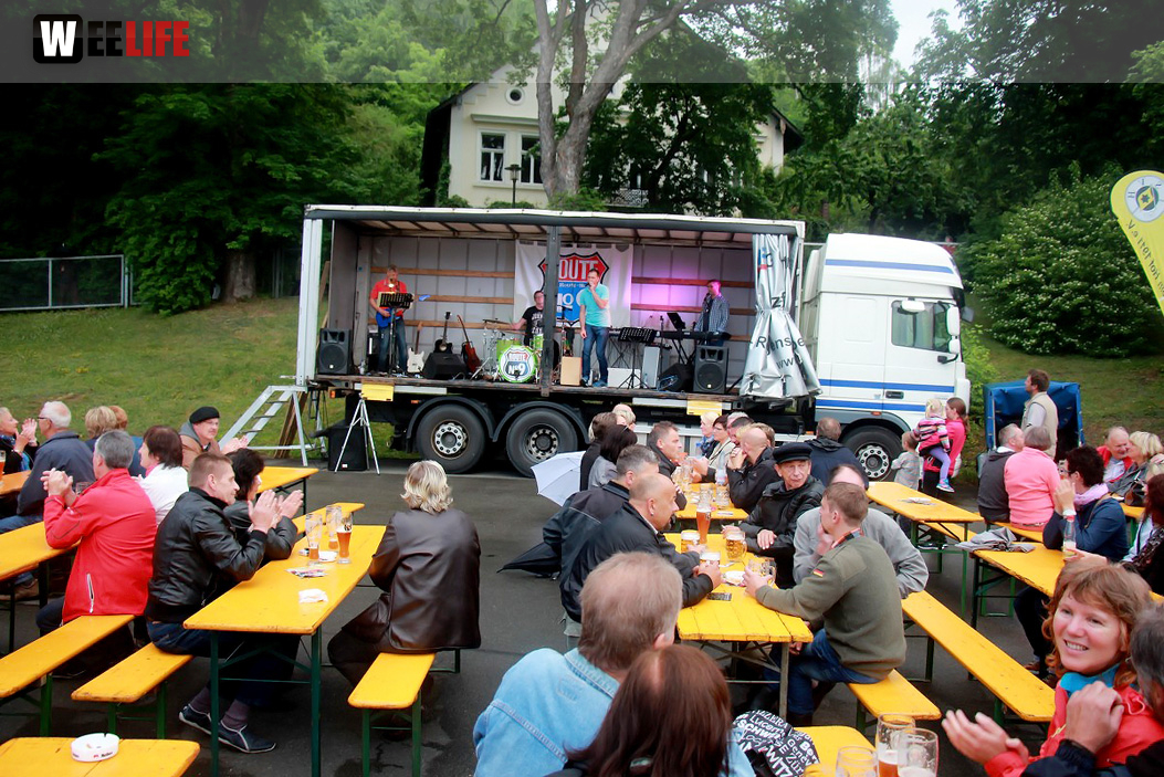 InnenHofKonzert Route No.9 Eisteich Bite the Beagle Angerschule 11.6.2015